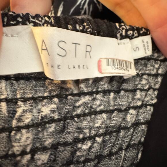 ASTR the Label Keilani Pineapple Print Linen Blend Midi Dress Black White S - Picture 9 of 9